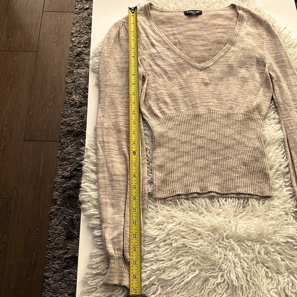 ๐ฅWhat's Hot!!๐ฅ Beautiful Bebe Gold Crop V-Neck Sweater! Sz M Soo Cute!๐๐๏ธ - Picture 11 of 14